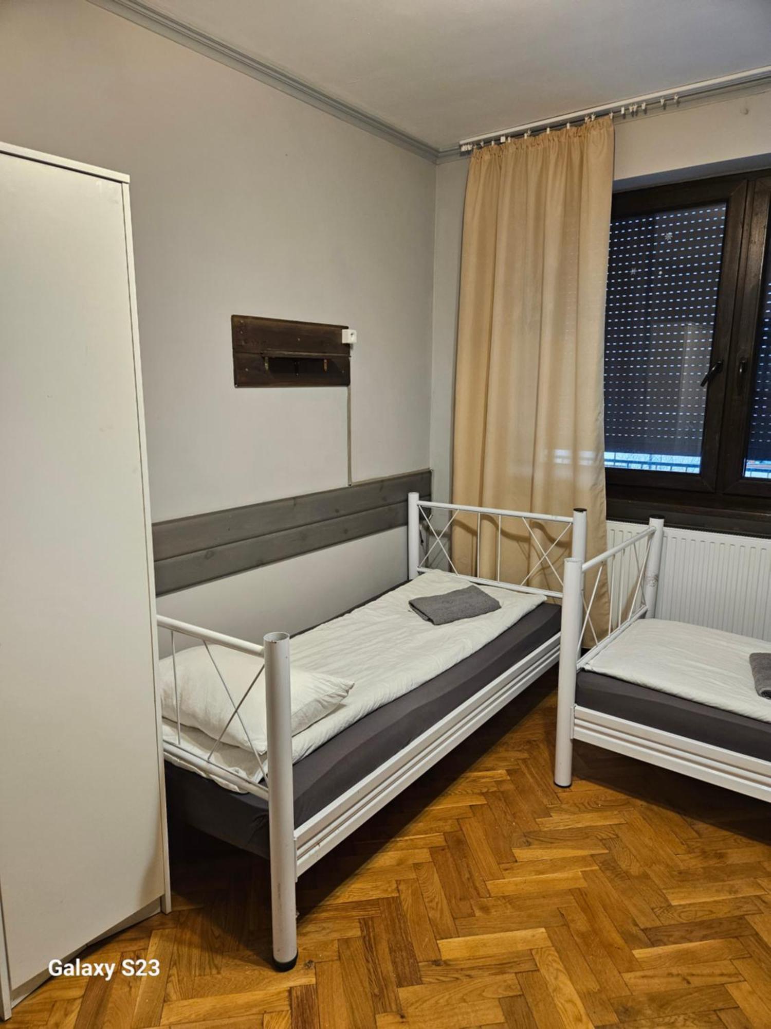 Pokoje Pracownicze Кімнати Для Працівників,Гуртожиток Сважендз Экстерьер фото